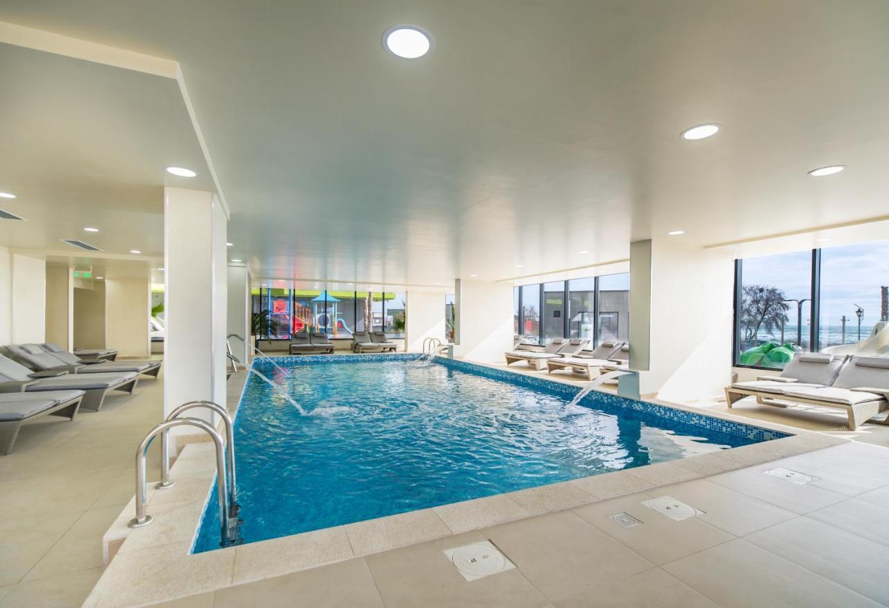 Crystal 26 Apartment - Spa Pool Beach Resort Năvodari Kültér fotó